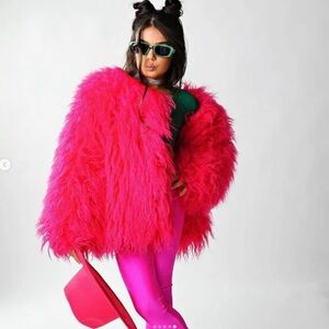 Beautiful 100% Alpaca fur girls coat size 8/10 magen